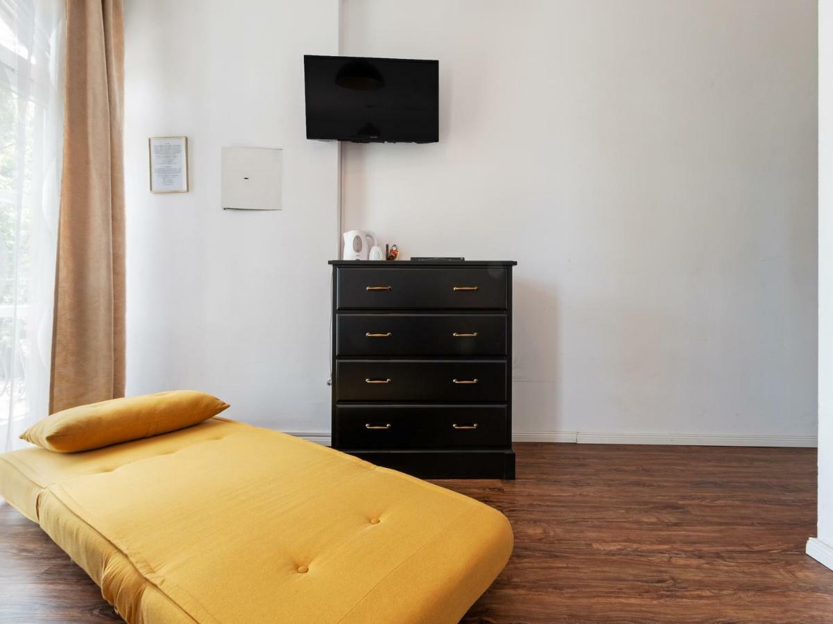 Oyo Hotel Matzbach Berlin Bagian luar foto