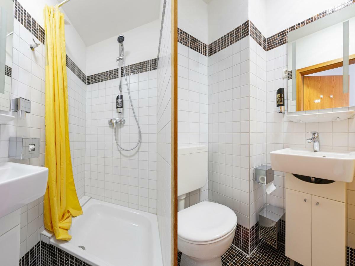 Oyo Hotel Matzbach Berlin Bagian luar foto